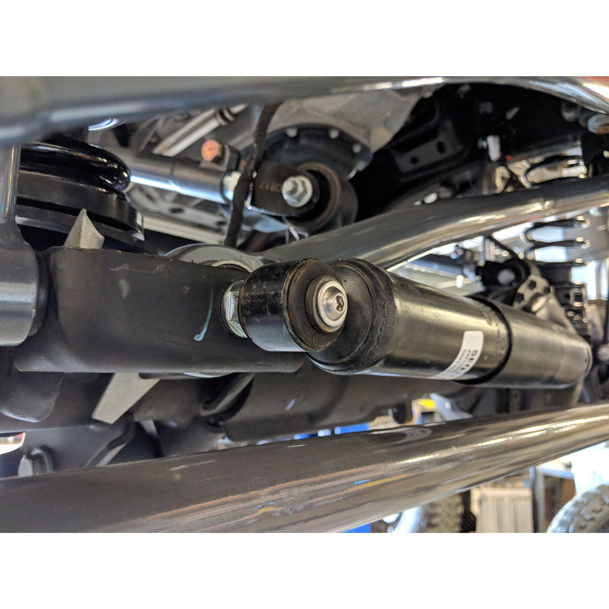RILOCATORE AMMORTIZZATORE DI STERZO JEEP WRANGLER JK JL