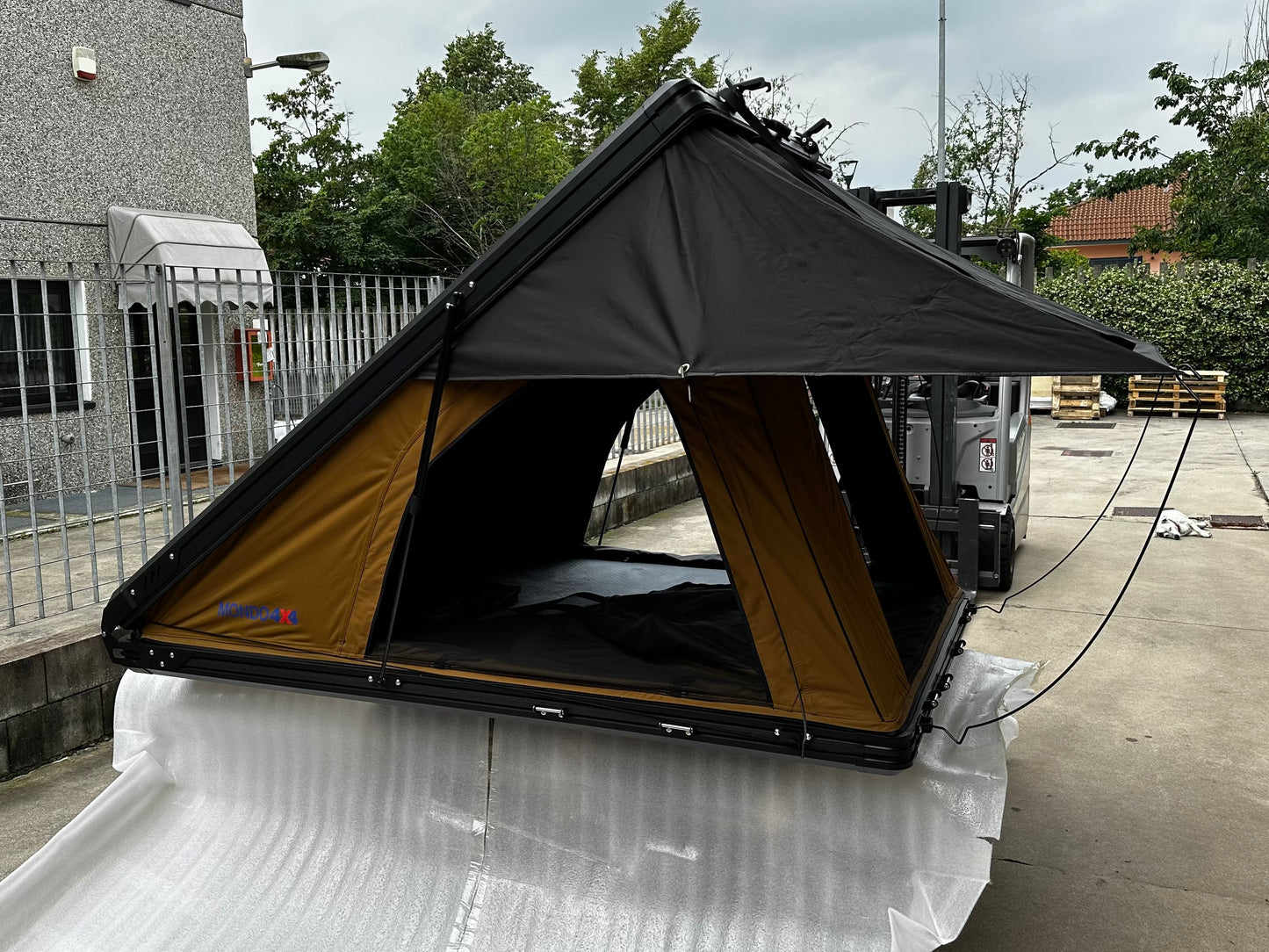 TENDA DA TETTO AUTO CARGO 130 IN ALLUMINIO ROOF TENT DESERT ST01