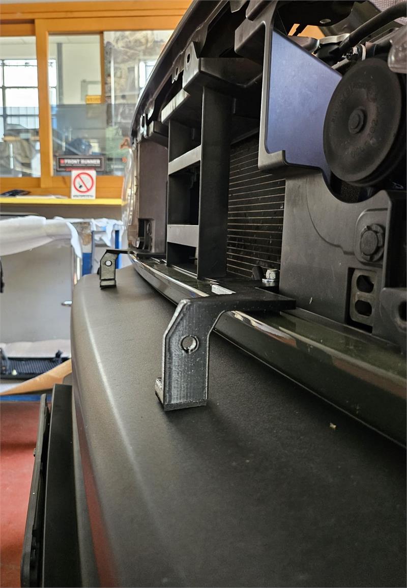 LAZER LINEAR-18 CON SUPPORTO PER SUZUKI JIMNY